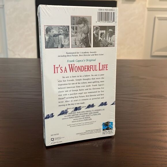 ✨HOST PICK✨It’s a Wonderful Life Original Version VHS sealed in original package - Picture 3 of 5